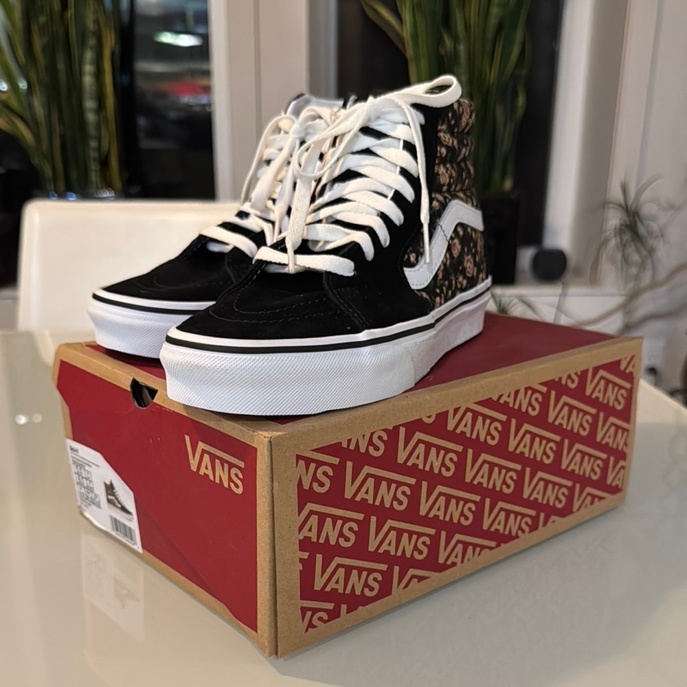 Vans Black Suede Sk8-Hi with Floral Pattern - size men’s 5/women’s 6.5